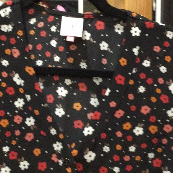 Heart of Cabi blouse - Picture 3 of 3